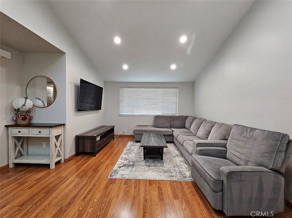 386 N Via Porto