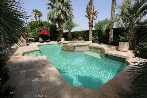 Photo of 14 Calle Lantana, Palm Desert, CA 92260 (MLS # GD25254055)