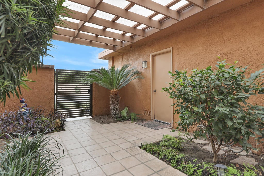 60 La Cerra Drive