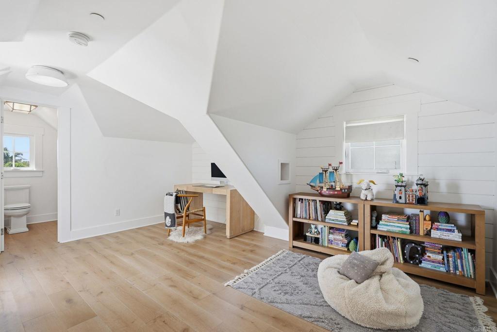 748 G Avenue