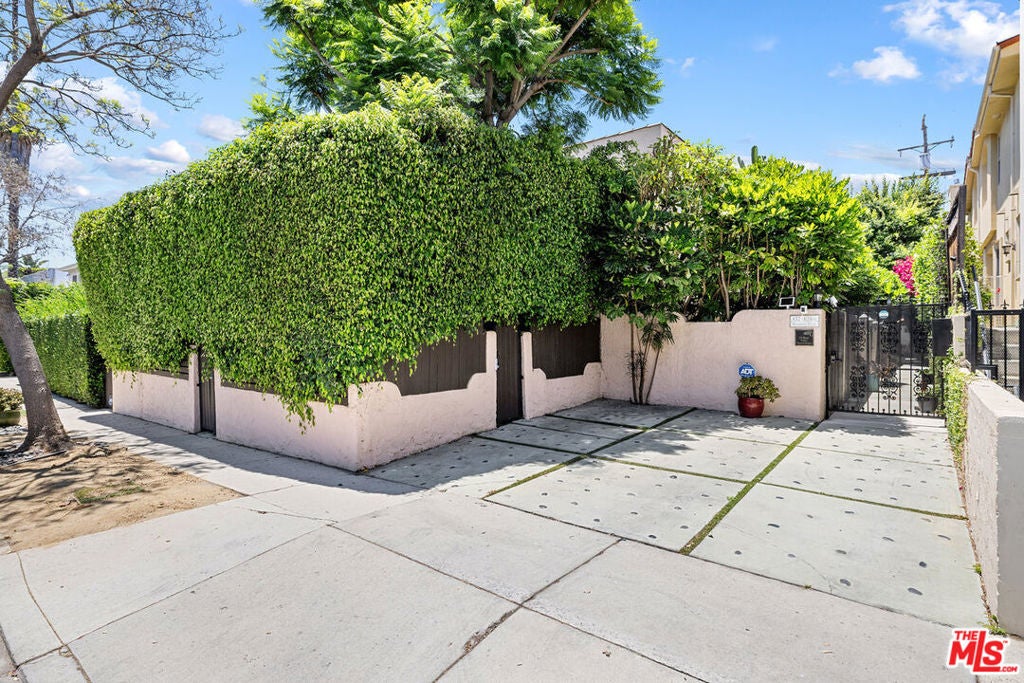 837 Westmount Drive