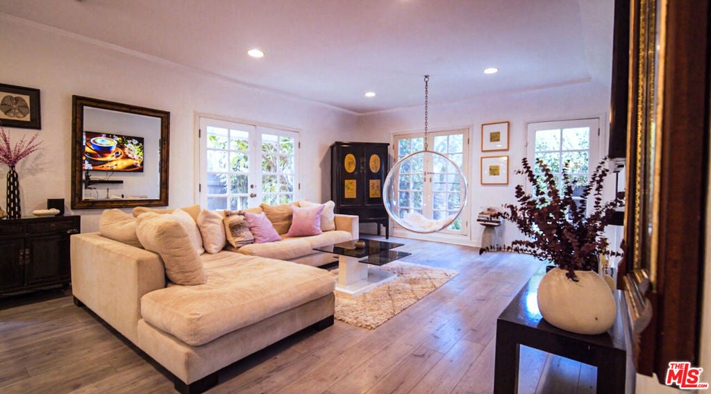 837 Westmount Drive