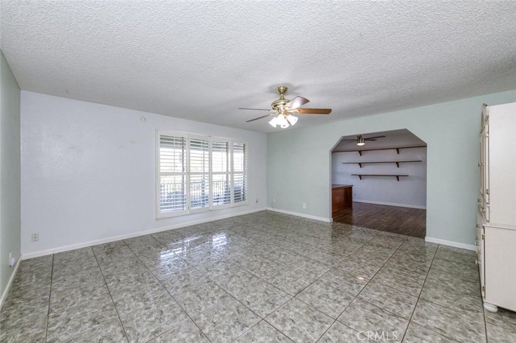 6732 E Harvey