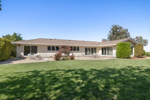 Photo of 27133 Adonna Court, Los Altos Hills, CA 94022 (MLS # ML82040056)