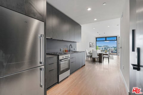 Photo of 3688 Overland Avenue #522, Los Angeles, CA 90034 (MLS # 26969145)