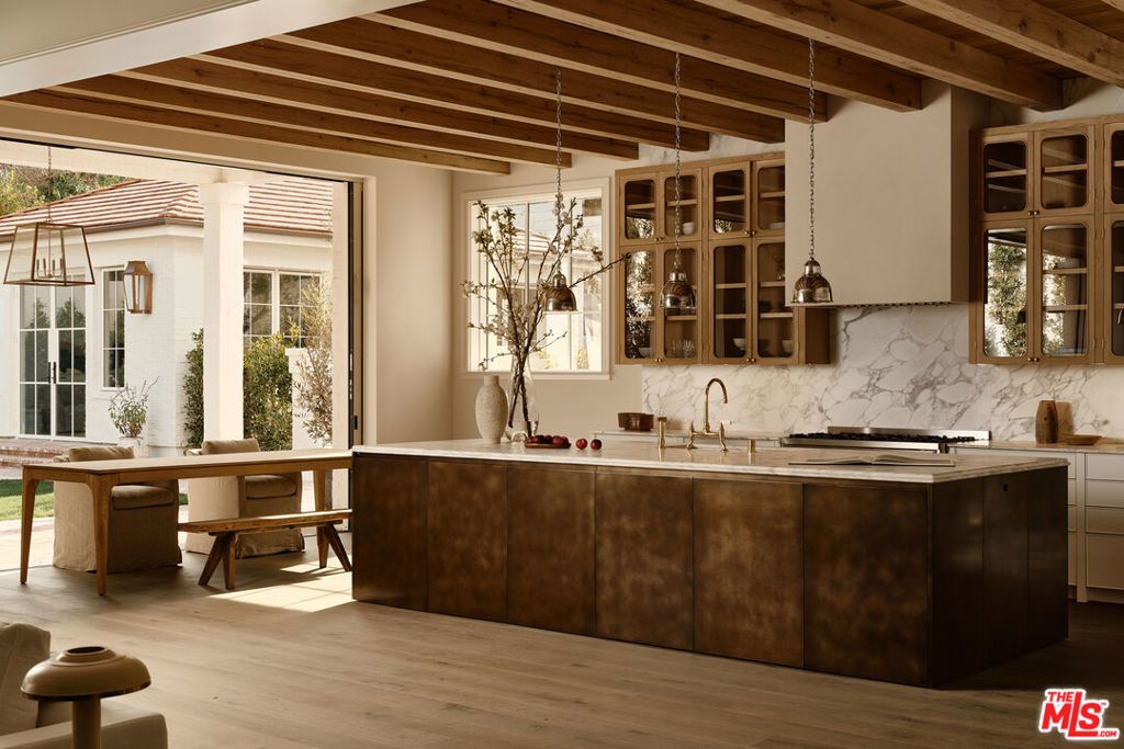 Photo of 15620 Woodvale Road, Encino, CA 91436 (MLS # 26658435)