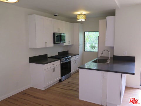Photo of 1022 N Croft Avenue #5, Los Angeles, CA 90069 (MLS # 26991415)