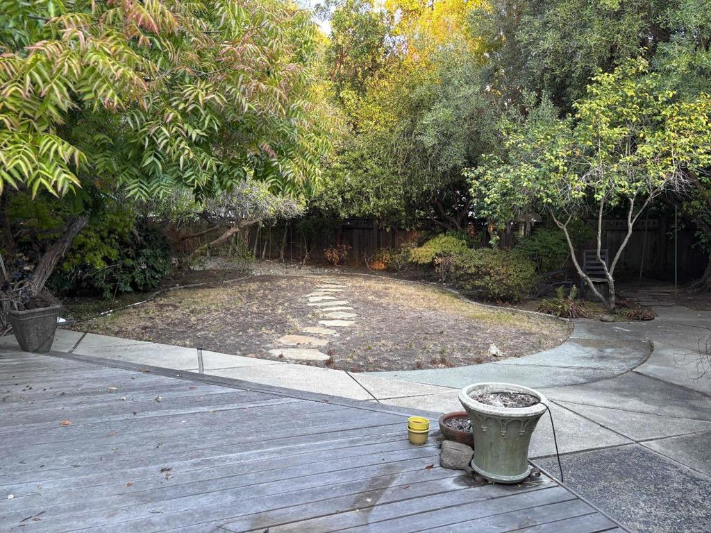 845 Los Robles Avenue