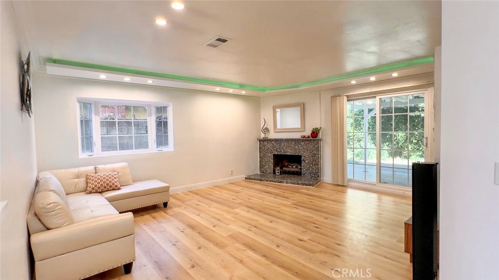 900 S Hayward