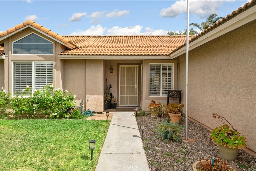 2330 W Sunrise Drive
