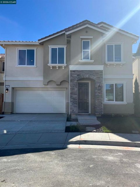 Photo of 4808 Dolce Court Ct, Fairfield, CA 94534 (MLS # 41127477)