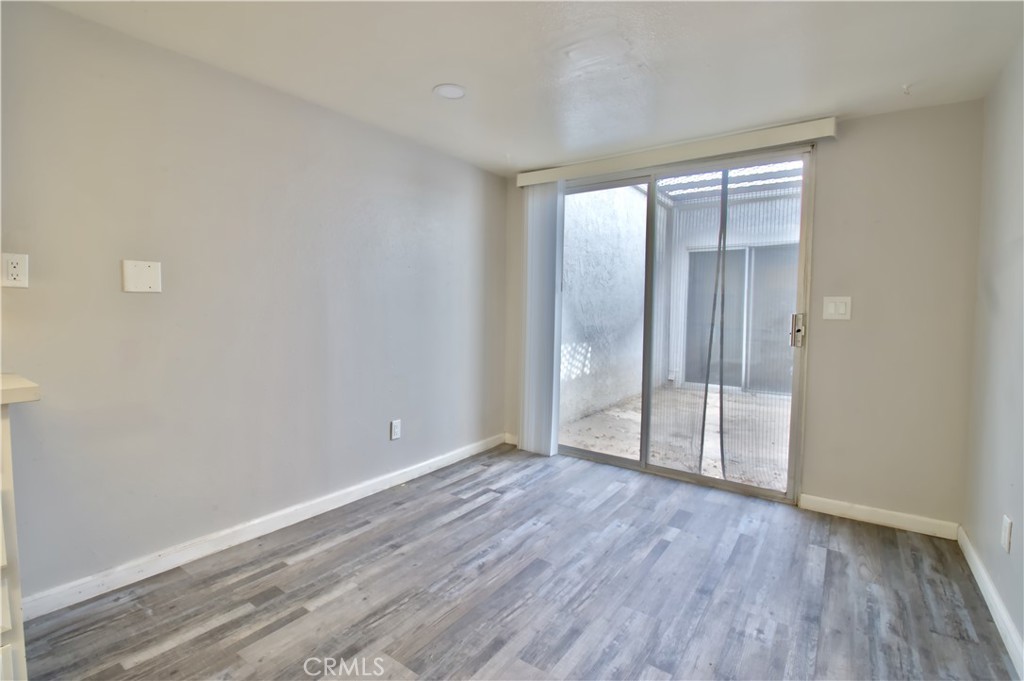 16465 Green Tree