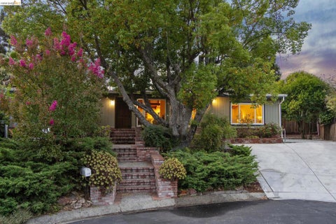 Photo of 2645 Buenos Aires Ct, Walnut Creek, CA 94597 (MLS # 41142650)