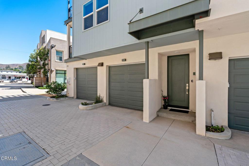 1276 E Thompson Boulevard 101