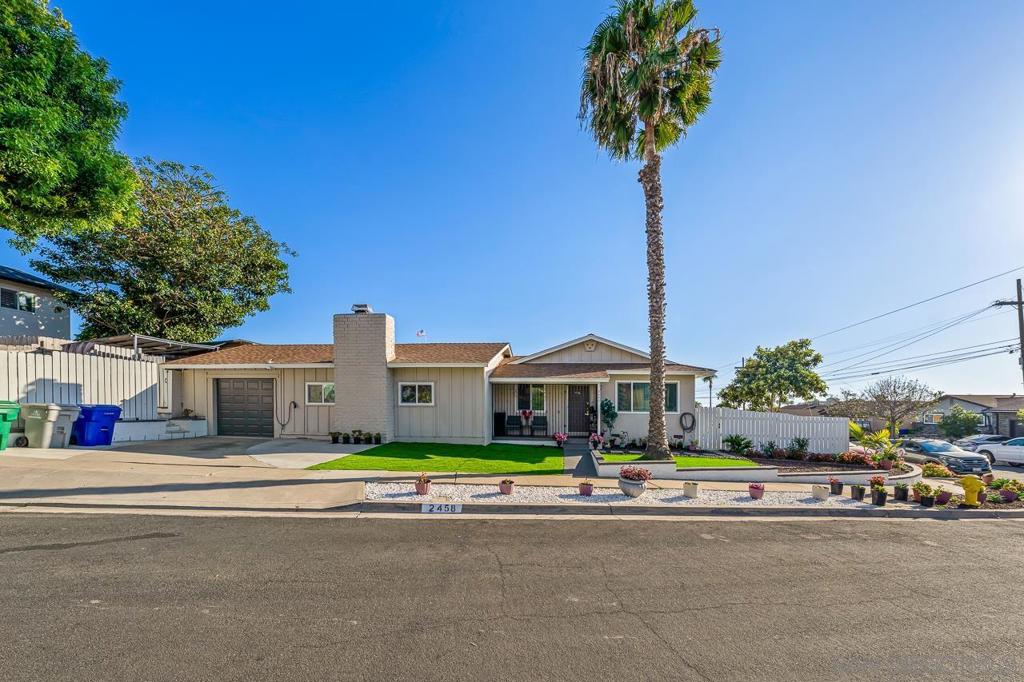2458 Calle Tortuosa