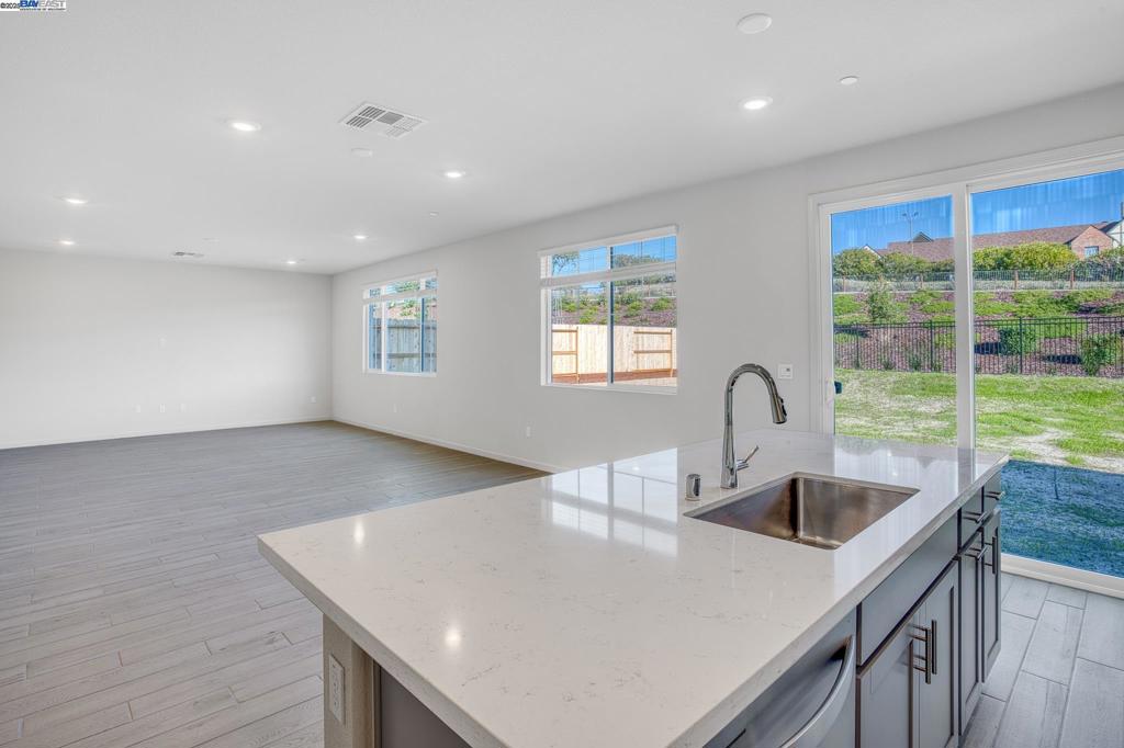 BAYVIEW - Residential