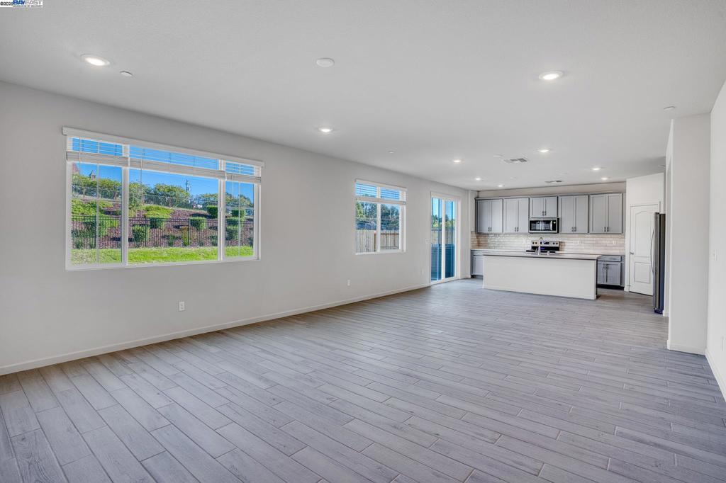 BAYVIEW - Residential