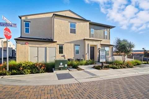 2002 Bluestone Circle Chula Vista CA 91913