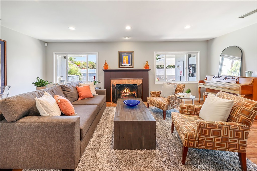 1118 N Cornell Avenue