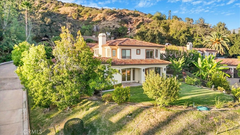891 Crescent Drive