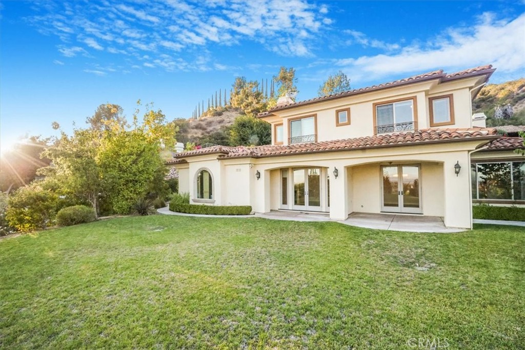 891 Crescent Drive
