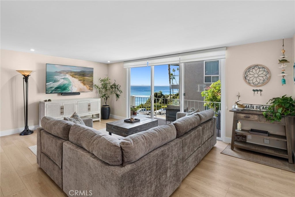 520 Cliff Drive 202