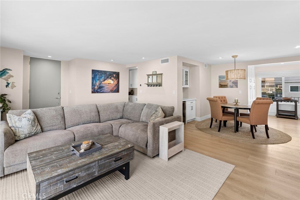 520 Cliff Drive 202