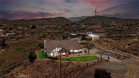 Photo of 5205 Snow Line Rd, Phelan, CA 92371 (MLS # HD26039730)