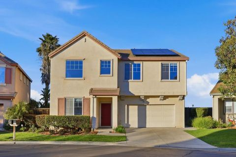 Photo of 609 Rockspray Circle, Pittsburg, CA 94565 (MLS # ML82038314)