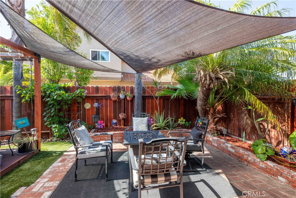 10546 Royal Oak Way