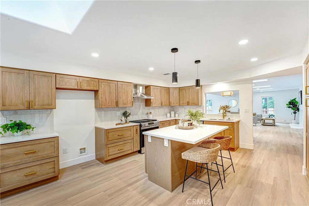 Photo of 22323 Miranda Street, Woodland Hills, CA 91367 (MLS # OC26155791)