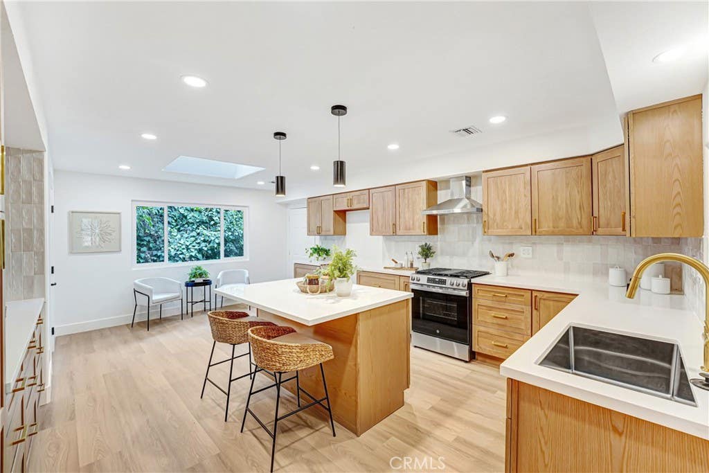 Photo of 22323 Miranda Street, Woodland Hills, CA 91367 (MLS # OC26155791)