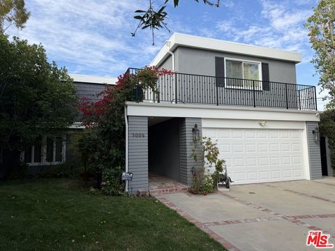 Photo of 3004 Stoner Avenue, Los Angeles, CA 90066 (MLS # 26840239)