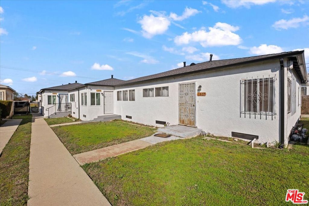 1525 W 105th Street