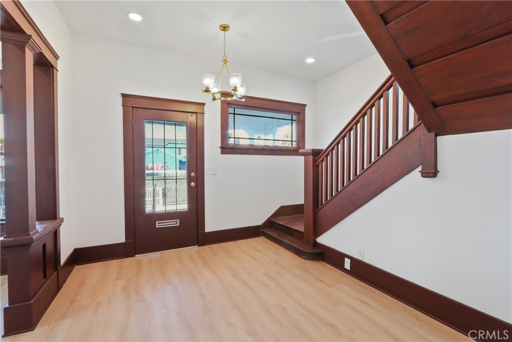 Properties 2 1612 E 7th