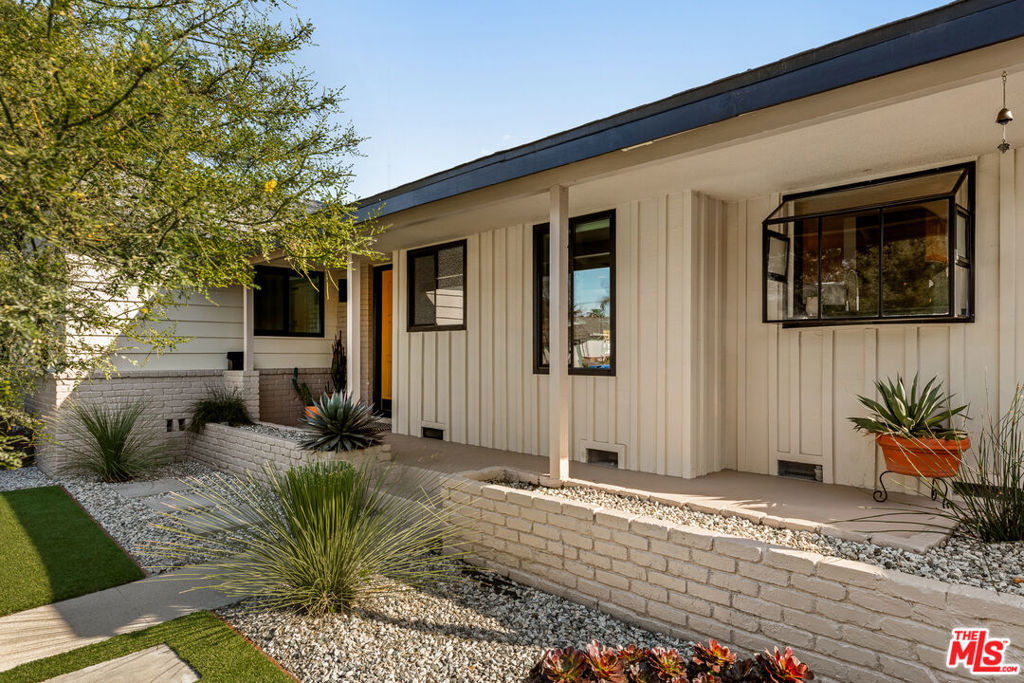 12816 Waddell Street