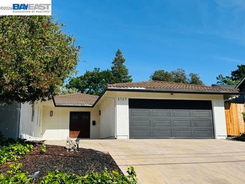 Photo of 3727 Northridge Dr Dr, Concord, CA 94518 (MLS # 41138620)
