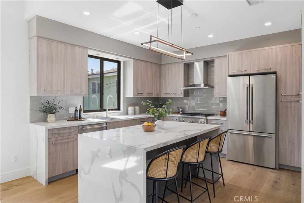 2005 Mathews Avenue B