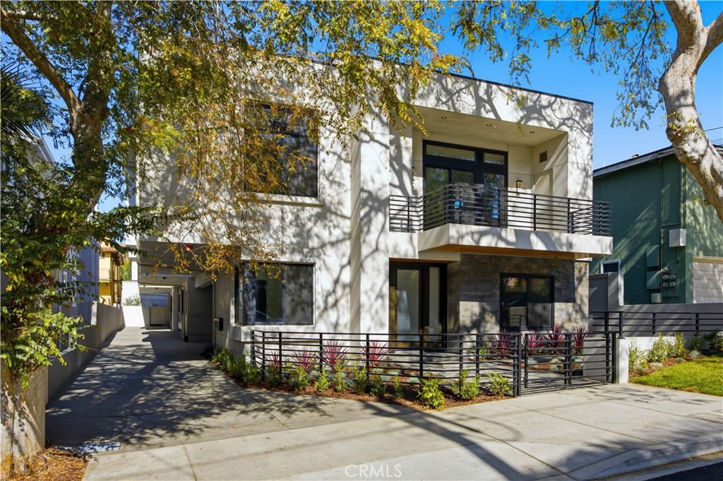 2005 Mathews Avenue B