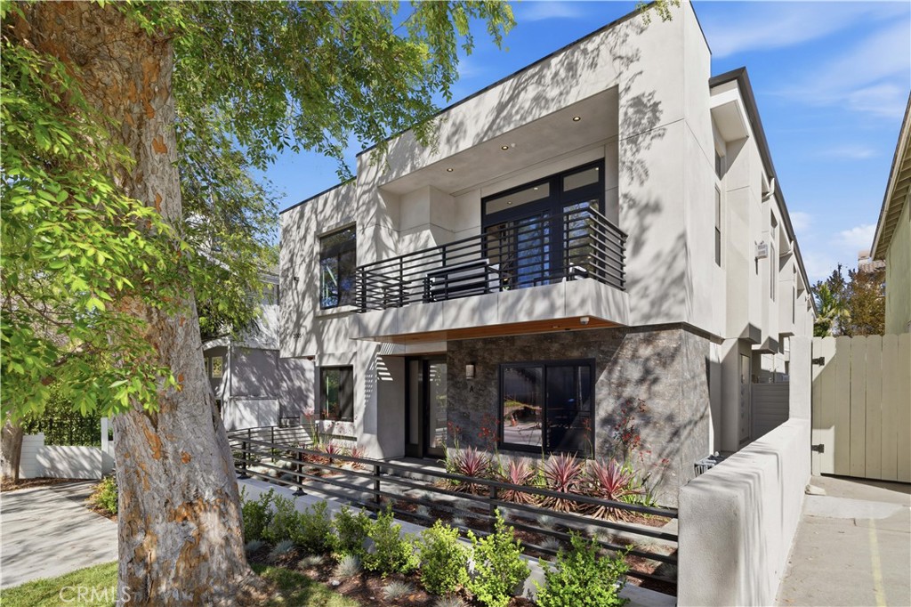 2005 Mathews Avenue B