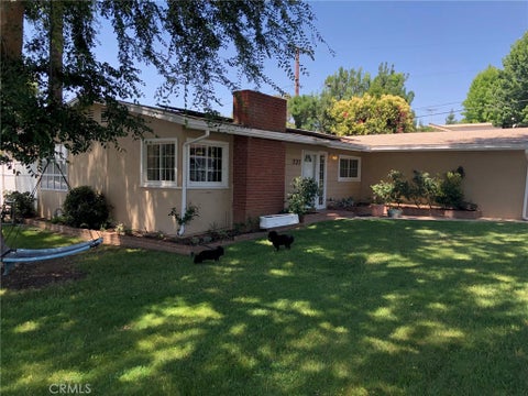 Photo of 727 E Palm Avenue, Redlands, CA 92374 (MLS # IV26191832)