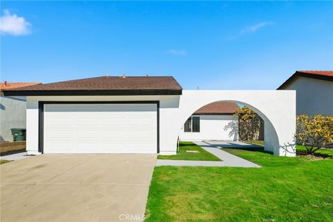 Photo of 5191 Bridgewood Dr, La Palma, CA 90623 (MLS # OC25271424)