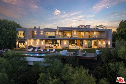 Photo of 16110 Meadowview Drive, Encino, CA 91436 (MLS # 26994813)