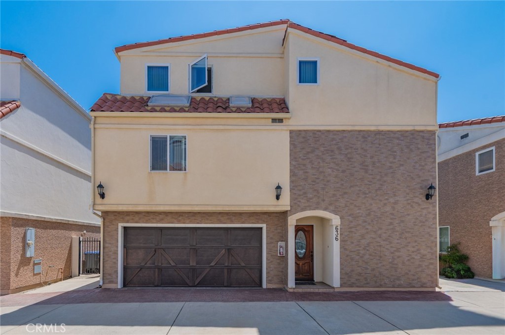 636 E 220th