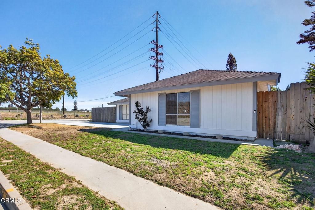 Photo of 6368 Hunter Street, Ventura, CA 93003 (MLS # V1-34980)