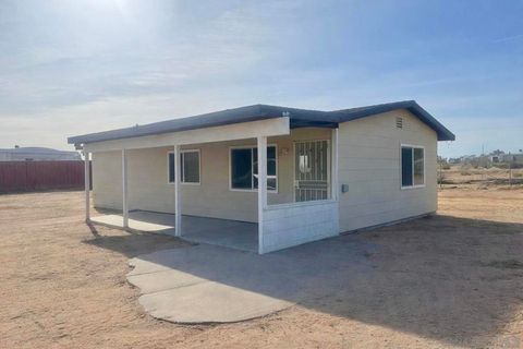 Photo of 2787 Shawnee Trl Trl, Landers, CA 92285 (MLS # 260003157SD)