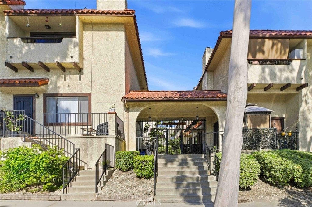 10142 Samoa Avenue 28