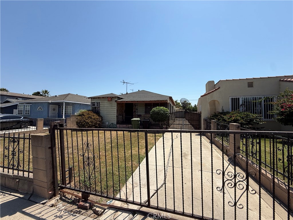 126 E 118th Place
