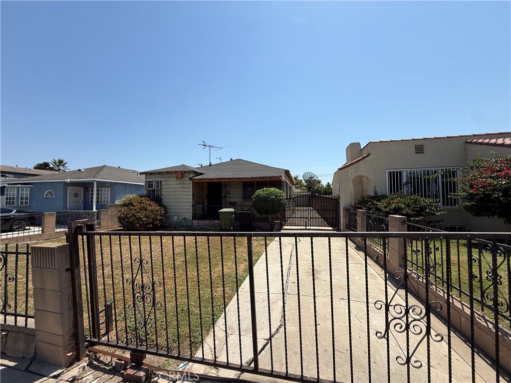 126 E 118th Place