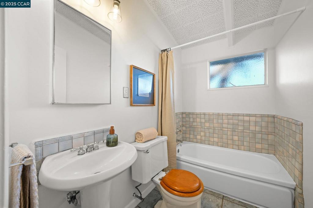 EL SOBRANTE - Residential